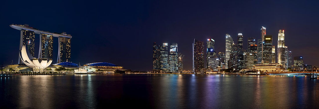 Singapore Marina Bay skyline illuminated at night